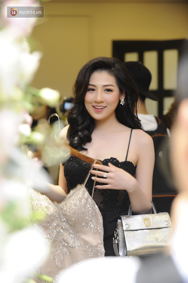 &Aacute; hậu T&uacute; Anh vẫn rạng rỡ đọ sắc với Ch&acirc;u B&ugrave;i d&ugrave; vừa nhập viện v&igrave; kiệt sức - Ảnh 2.