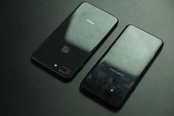 iPhone mới cũng d&ugrave;ng chất liệu k&iacute;nh nhưng c&oacute; một đặc điểm lại khiến smartphone Android phải ch&agrave;o thua - Ảnh 3.