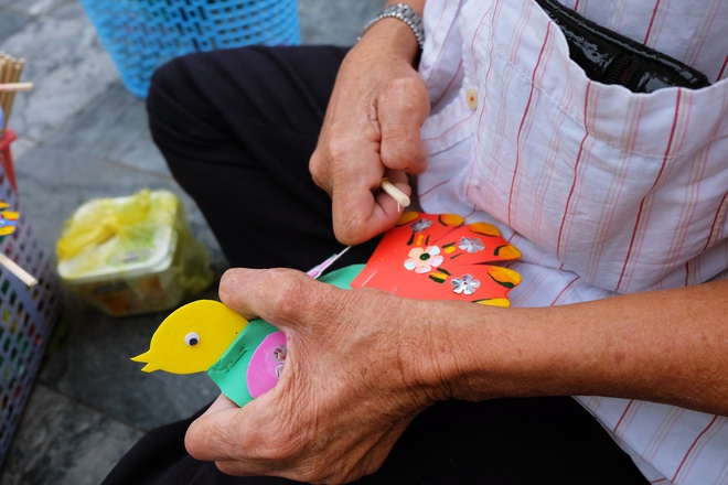 &quot;&#212;ng Chuột&quot; ở Nh&#224; thờ Đức B&#224;: Người d&#224;nh cả phần đời c&#242;n lại để lưu giữ &quot;tuổi thơ&quot; cho tụi con n&#237;t - Ảnh 4.