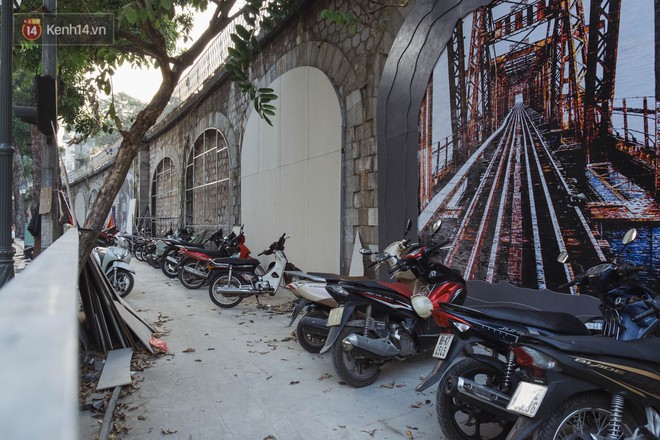 Hà Nội: Dự án bích họa trên phố Phùng Hưng bị đắp chiếu, biến thành bãi gửi xe bất đắc dĩ sau 1 tháng triển khai - Ảnh 10.