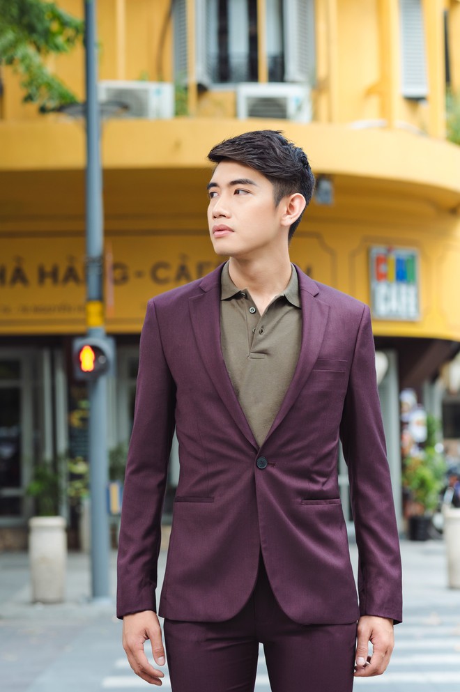 Học cách biến hóa cùng chàng dancer Quang Đăng với những bộ suit Topman - Ảnh 1.