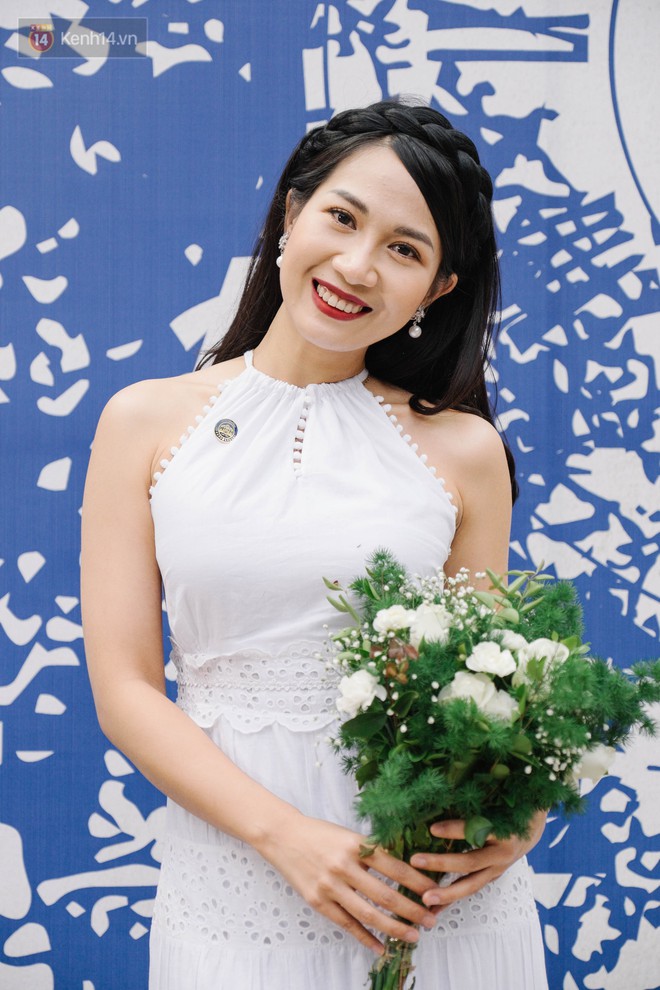 16 năm ra trường, cựu HS Trần Ph&uacute; (H&agrave; Nội) vẫn tề tựu đ&ocirc;ng đủ, mặc &aacute;o trắng ng&agrave;y họp kho&aacute; - Ảnh 9.