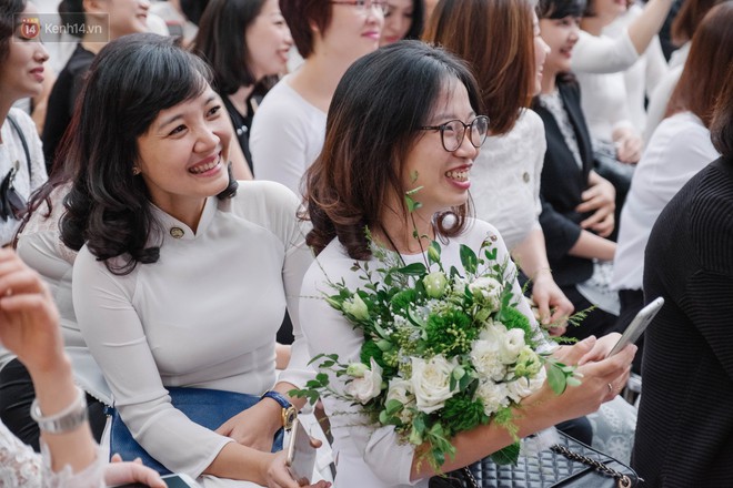 16 năm ra trường, cựu HS Trần Ph&uacute; (H&agrave; Nội) vẫn tề tựu đ&ocirc;ng đủ, mặc &aacute;o trắng ng&agrave;y họp kho&aacute; - Ảnh 8.