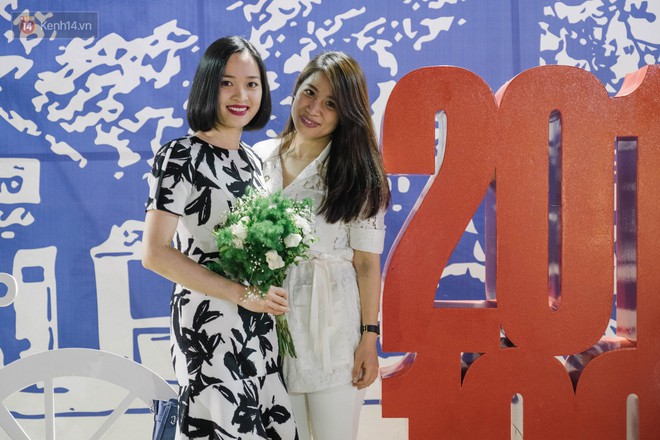 16 năm ra trường, cựu HS Trần Ph&uacute; (H&agrave; Nội) vẫn tề tựu đ&ocirc;ng đủ, mặc &aacute;o trắng ng&agrave;y họp kho&aacute; - Ảnh 11.