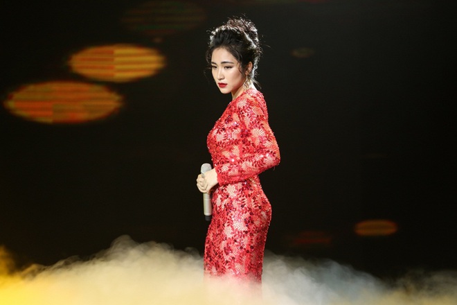 Cặp đ&ocirc;i ho&agrave;n hảo: C&ocirc;ng ch&uacute;a Bolero H&ograve;a Minzy vụt s&aacute;ng, Erik g&acirc;y tranh c&atilde;i khi hiện đại h&oacute;a nhạc trữ t&igrave;nh - Ảnh 4.