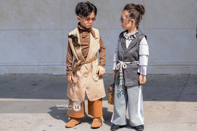 Street style ngày 2 VIFW: Dàn mẫu danh tiếng nhập cuộc, giới trẻ Hà thành thi nhau khoe phong cách dị cùng loạt màu tóc nổi bần bật - Ảnh 14.