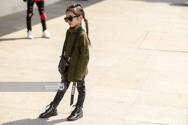 Diện kính bơi, xách làn, lấy thước dây may đo làm vòng cổ... street style ngày 5 VIFW tràn ngập những ca mặc dị khó quên - Ảnh 20.