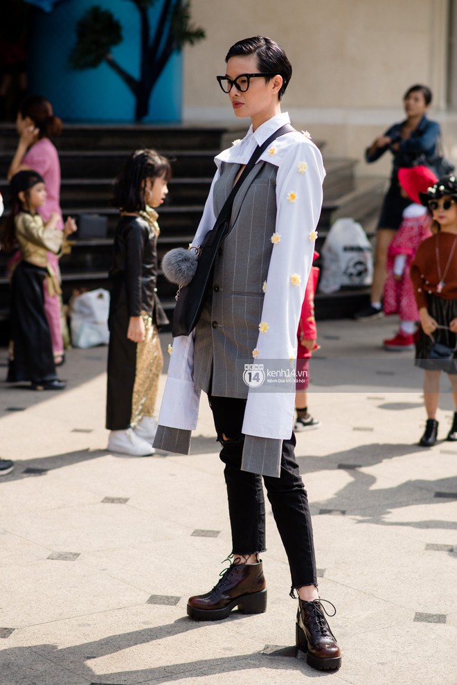 Street style VIFW ngày 4: Bộ tứ Vietnams Next Top Model diện tông trầm nhưng nổi bật, giới trẻ Hà Thành vẫn chung thủy với màu mè - Ảnh 6.