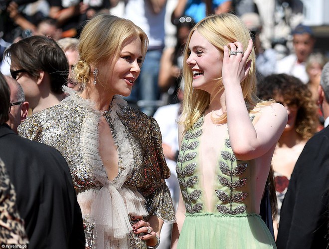 Mặc đẹp thanh thoát thế này, người ta không chết mê Elle Fanning mới lạ! - Ảnh 4.