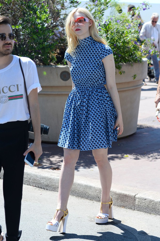 Tiên nữ giáng trần là câu miêu tả chính xác Elle Fanning tại LHP Cannes các năm! - Ảnh 26.