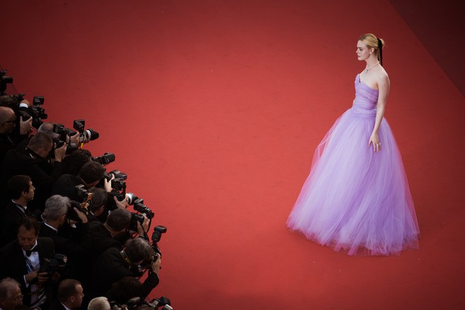Phạm Băng Băng đã chịu lấy lại phong độ, đẹp không thua kém Elle Fanning trên thảm đỏ Cannes - Ảnh 7.