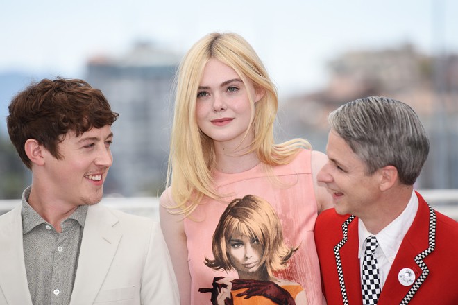 Tiên nữ giáng trần là câu miêu tả chính xác Elle Fanning tại LHP Cannes các năm! - Ảnh 39.