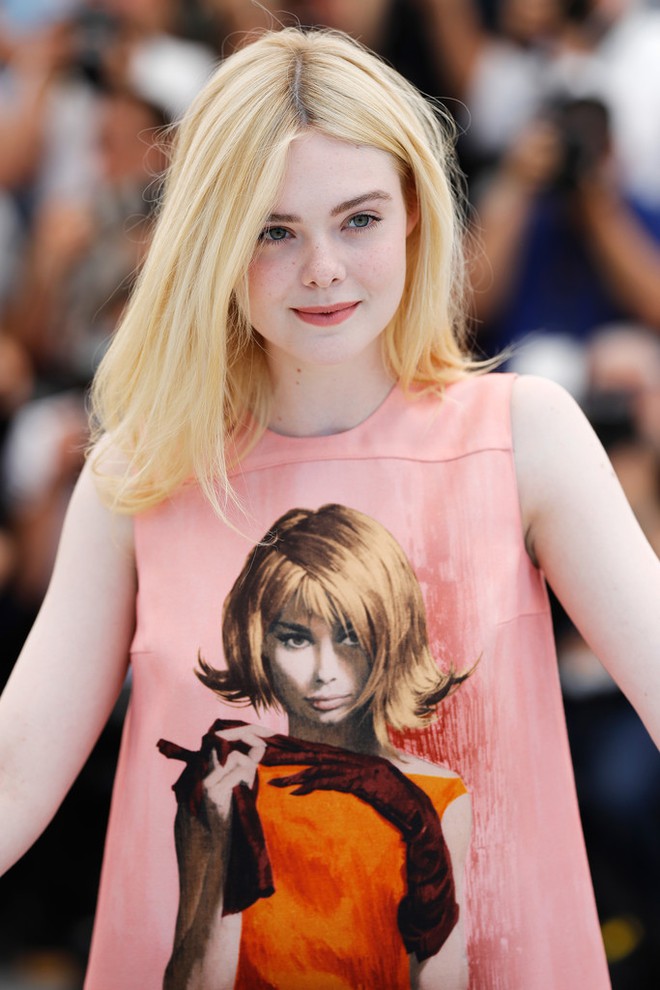 Tiên nữ giáng trần là câu miêu tả chính xác Elle Fanning tại LHP Cannes các năm! - Ảnh 38.