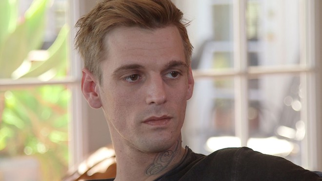 Aaron Carter: Từ hoàng tử nhạc pop điển trai thành kẻ nghiện ngập gầy hốc hác khó nhận ra! - Ảnh 9.