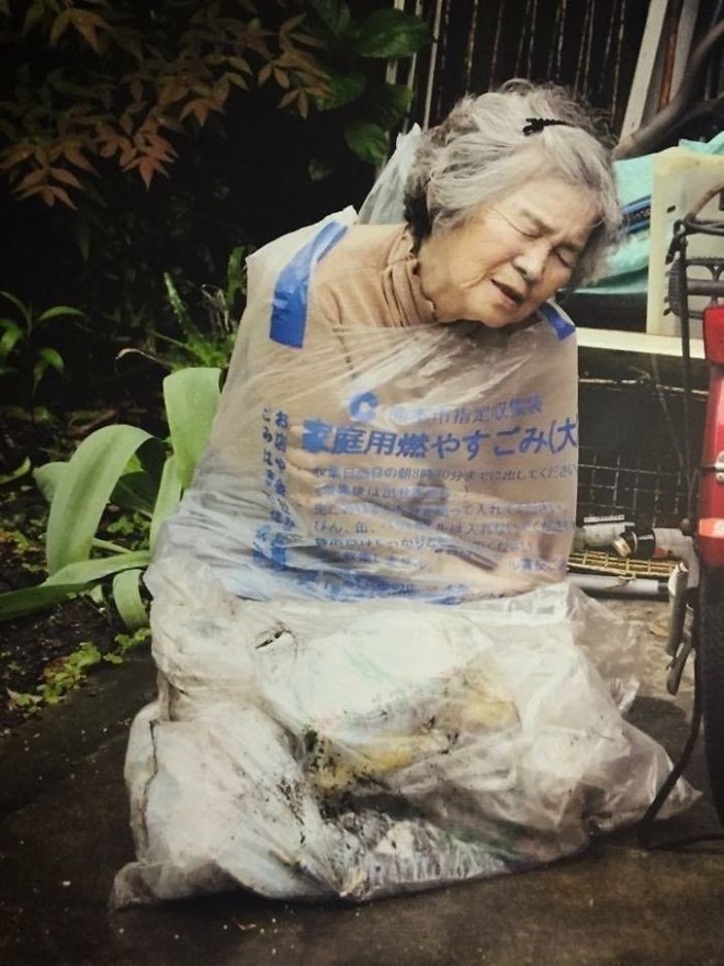 Cười té ghế với bộ ảnh hài của cụ bà 90 tuổi lầy lội nhất nước Nhật Bản - Ảnh 7.