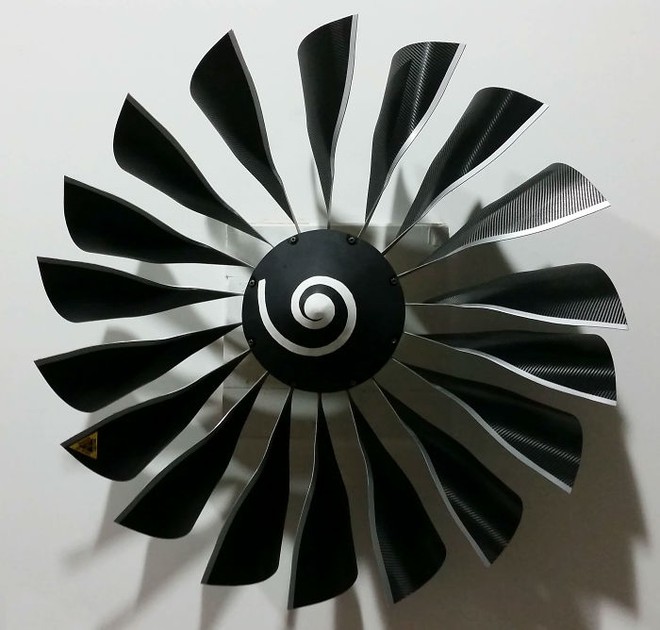 Chi&ecirc;m ngưỡng 20 m&oacute;n đồ nội thất ấn tượng được t&aacute;i chế từ m&aacute;y bay hỏng - Ảnh 35.