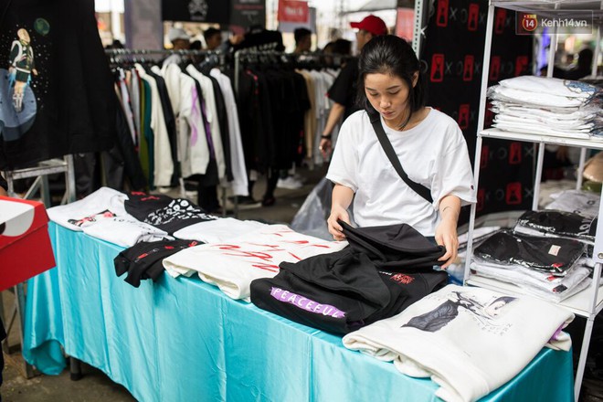 Đầu gi&agrave;y v&agrave; t&iacute;n đồ streetwear S&agrave;i G&ograve;n l&ecirc;n đồ chất, trưng gi&agrave;y gi&aacute; khủng tại sự kiện cuối tuần qua - Ảnh 19.