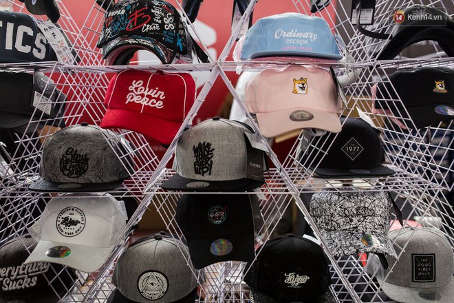 Đầu gi&agrave;y v&agrave; t&iacute;n đồ streetwear S&agrave;i G&ograve;n l&ecirc;n đồ chất, trưng gi&agrave;y gi&aacute; khủng tại sự kiện cuối tuần qua - Ảnh 18.