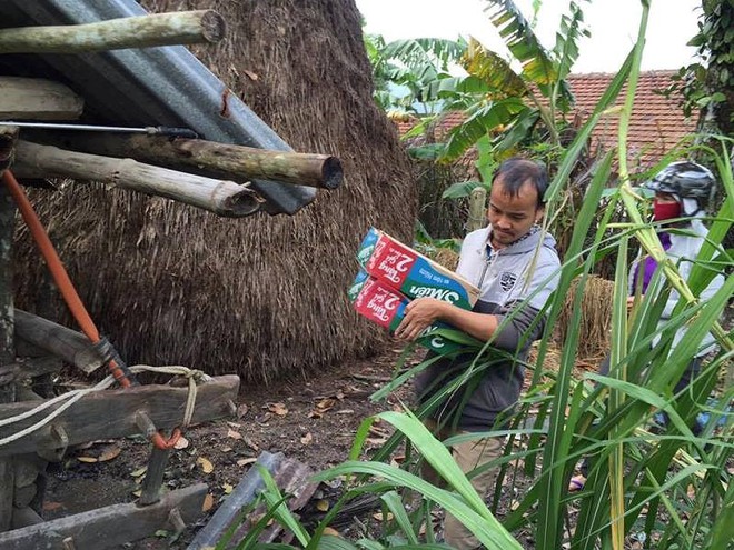 Tin kẻ gian, nh&agrave; từ thiện bị lừa mất 49 triệu đồng tiền quy&ecirc;n g&oacute;p ủng hộ cho b&agrave; con v&ugrave;ng b&atilde;o lũ - Ảnh 1.