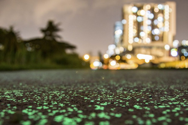 Ngắm đoạn đường phát sáng đẹp như tranh vẽ trong đêm tại Singapore - Ảnh 11.