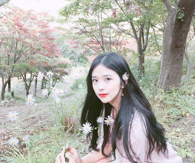 Vẻ đẹp mong manh của cô gái Hàn 21 tuổi được ví như bản sao IU - Ảnh 6.