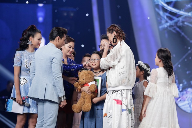 Cậu b&eacute; h&aacute;t hit Taylor Swift l&agrave; ứng vi&ecirc;n nặng k&yacute; nhất cho ng&ocirc;i Qu&aacute;n qu&acirc;n Vietnam Idol Kids - Ảnh 3.