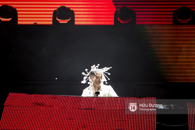 Huyền thoại nhạc Trance Armin van Buuren cân cả đại nhạc hội EDM khiến fan Sài Thành sướng tai đã mắt đến tận khuya - Ảnh 13.