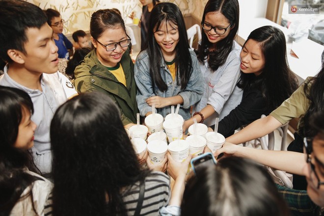 Tr&agrave; sữa g&acirc;y sốt Ten Ren khai trương v&agrave;i ng&agrave;y đ&atilde; phải tạm đ&oacute;ng cửa v&igrave; qu&aacute; tải, kh&ocirc;ng thể đảm bảo chất lượng phục vụ - Ảnh 2.
