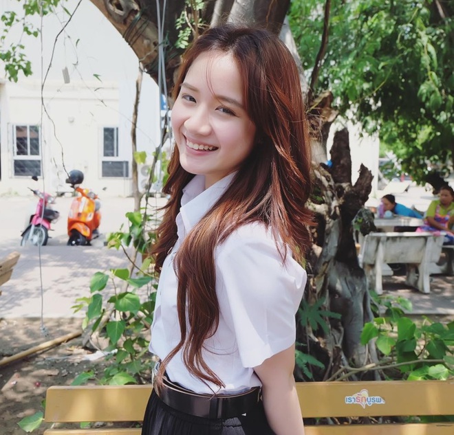 C&ocirc; b&eacute; c&oacute; t&oacute;c m&aacute;i chuột gặm nổi tiếng Th&aacute;i Lan ng&agrave;y n&agrave;o giờ đ&atilde; l&agrave; hot girl cực xinh đẹp! - Ảnh 11.