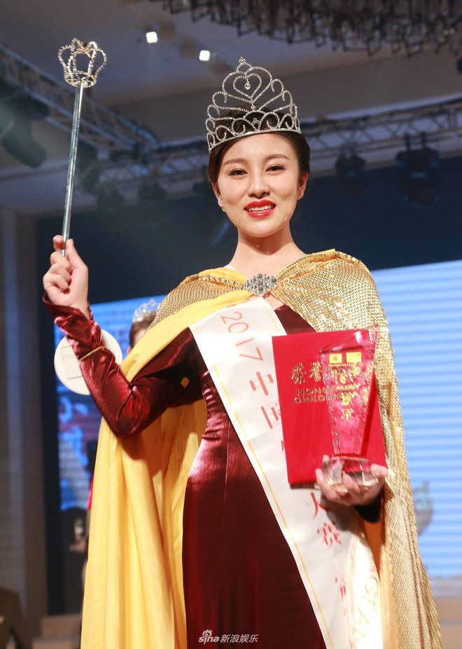 Vừa đăng quang, Hoa hậu Trung Quốc đ&atilde; bị netizen ch&ecirc; v&igrave; nhan sắc gi&agrave; nua, k&eacute;m nổi bật - Ảnh 1.