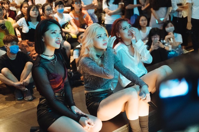 Từ bỏ hình ảnh dễ thương, LIME hóa thân thành những cô nàng tiệc tùng sexy trong MV mới - Ảnh 7.
