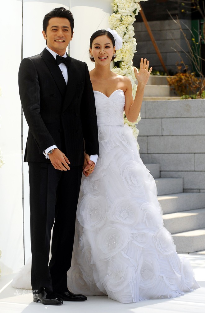 Váy cưới của các mỹ nhân đình đám xứ kim chi: người chi cả tỷ cho hàng hiệu, người diện thiết kế không tên tuổi - Ảnh 6.