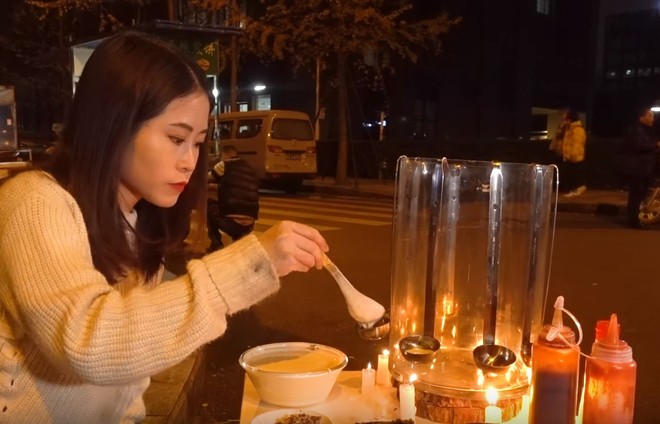 Thánh ăn công sở bán Takoyaki ngoài vỉa hè, người qua đường mua lia lịa - Ảnh 6.