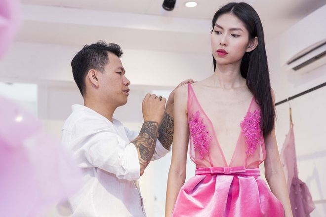 Gi&aacute;m khảo Nam Trung đ&atilde; c&oacute; c&aacute;ch qu&eacute;t sạch s&acirc;n khấu Chung kết Vietnams Next Top Model! - Ảnh 12.