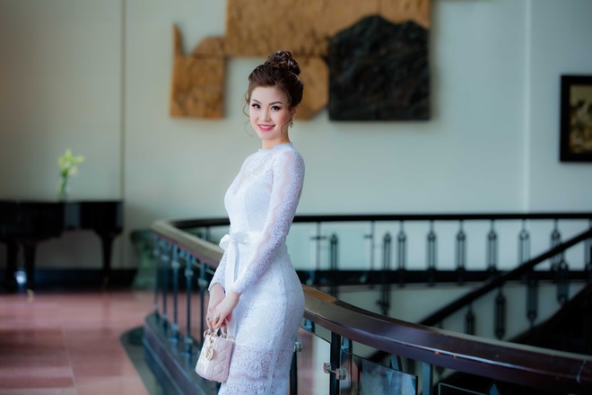 Á hậu Diễm Trang xinh đẹp, được ông xã đưa đón đi sự kiện bằng siêu xe 10 tỷ - Ảnh 7.