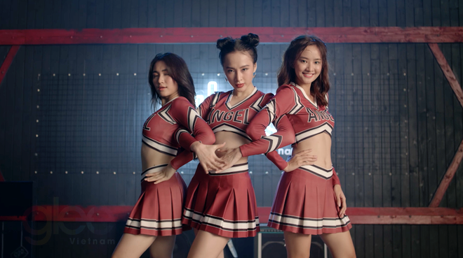 Angela Phương Trinh khoe giọng với hit của Đ&ocirc;ng Nhi trong Glee Việt - Ảnh 2.