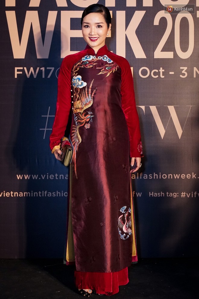 C&ugrave;ng khoe ngực đầy eo thon, Huyền My v&agrave; Đồng &Aacute;nh Quỳnh bất ph&acirc;n thắng bại tr&ecirc;n thảm đỏ VIFW ng&agrave;y 3 - Ảnh 13.