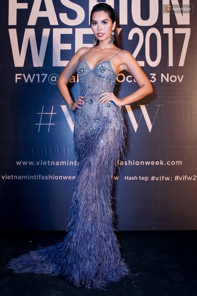 VIFW ng&agrave;y cuối: Hoa hậu Đại Dương Ng&acirc;n Anh khoe 3 v&ograve;ng bốc lửa, &Aacute; hậu T&uacute; Anh rạng rỡ tr&ecirc;n thảm đỏ - Ảnh 4.