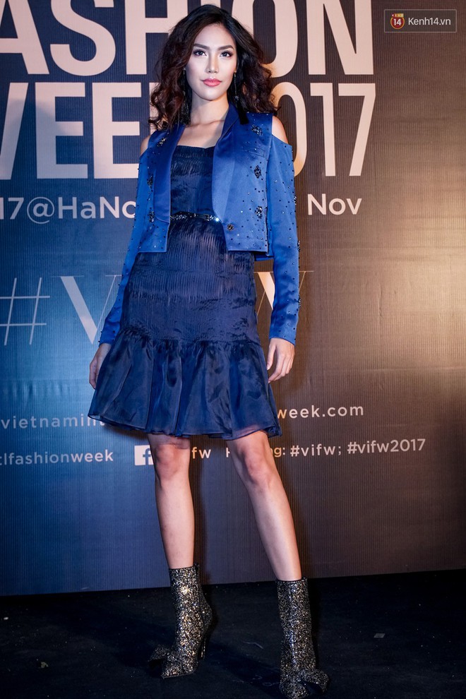 VIFW ngày cuối: Hoa hậu Đại Dương Ngân Anh khoe 3 vòng bốc lửa, Á hậu Tú Anh rạng rỡ trên thảm đỏ - Ảnh 6.