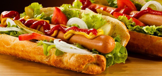 Ăn hot dog nhiều là thế nhưng tên gọi này từ đâu chui ra vậy? - Ảnh 1.