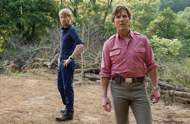 Tom Cruise trở lại l&agrave;m tay lừa đảo kh&eacute;t tiếng nước Mỹ - Ảnh 2.