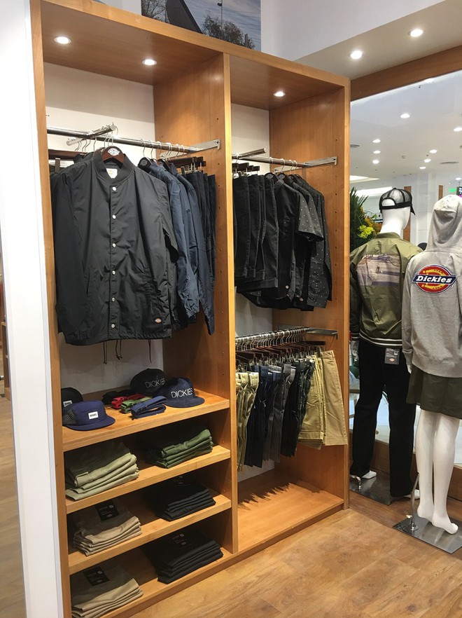 Dickies vừa khai trương tại Việt Nam, Châu Bùi đã diện nguyên cành cực chất - Ảnh 9.