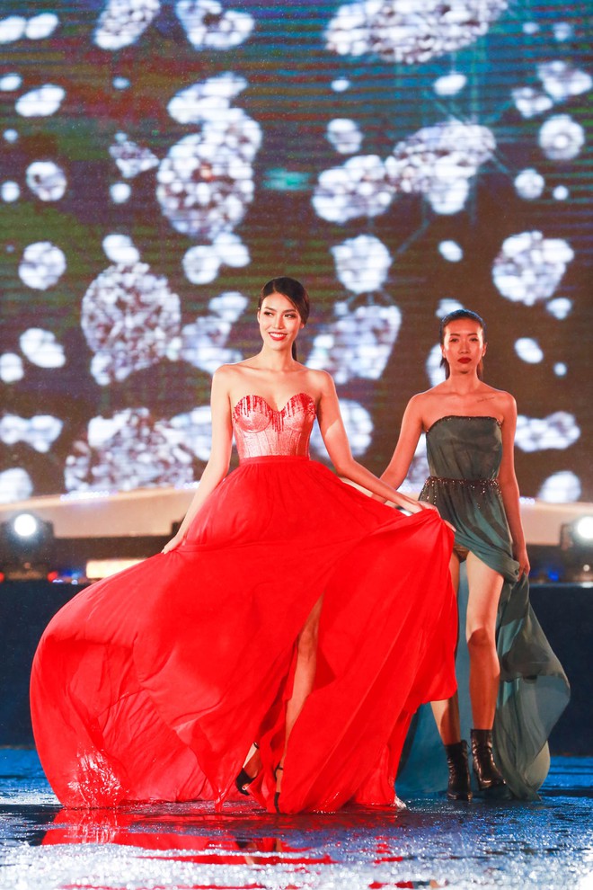 Noo Phước Thịnh, Đ&ocirc;ng Nhi khuấy động h&agrave;ng chục ngh&igrave;n kh&aacute;n giả trong đ&ecirc;m hội thời trang &acirc;m nhạc tại Đ&agrave; Nẵng - Ảnh 13.