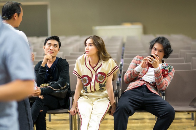 Ngọc Trinh diện nội y tập catwalk cho Đ&ecirc;m Hội Ch&acirc;n D&agrave;i bốc lửa tại Berlin - Ảnh 10.
