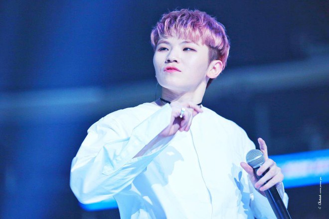 Nhỏ m&agrave; c&oacute; v&otilde;: 10 nam nấm l&ugrave;n h&aacute;t hay nhất Kpop - Ảnh 17.