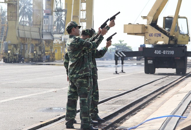 Xem lực lượng đặc nhiệm ở Đà Nẵng diễn tập phòng chống khủng bố như phim hành động - Ảnh 6.