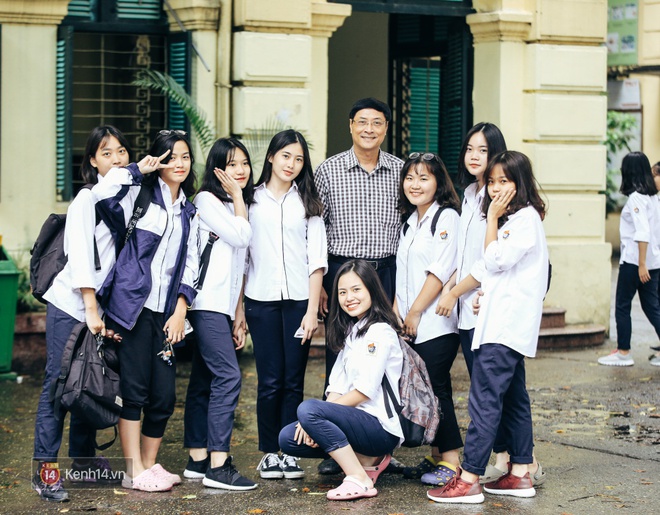 Chỉ còn 1 năm cuối ở Việt Đức nữa thôi, thầy Bình sẽ luôn được học sinh nhớ đến là thầy hiệu trưởng vui vẻ nhất Hà Nội! - Ảnh 5.