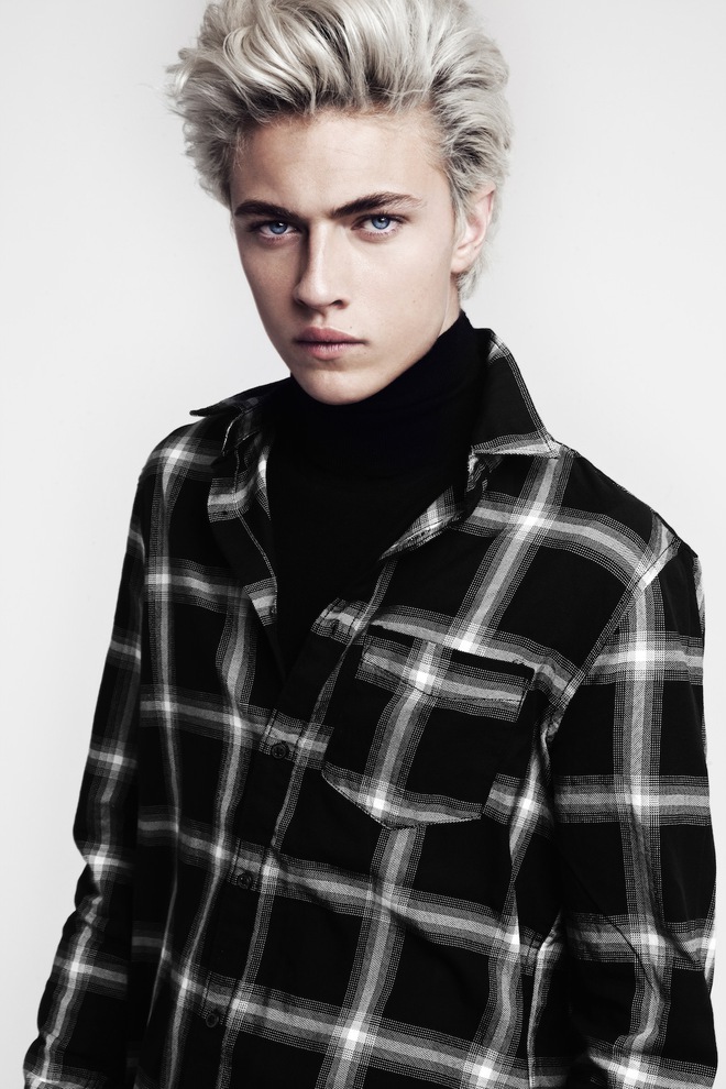 Chẳng ngờ từ cậu bé răng hô này, Lucky Blue Smith đã trở thành mỹ nam đẹp nhất làng mốt! - Ảnh 1.