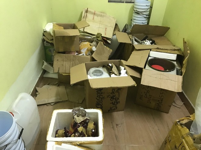 B&ecirc;n trong xưởng sản xuất điều chế ma t&uacute;y v&agrave; thuốc lắc lớn nhất nước ở S&agrave;i G&ograve;n - Ảnh 7.