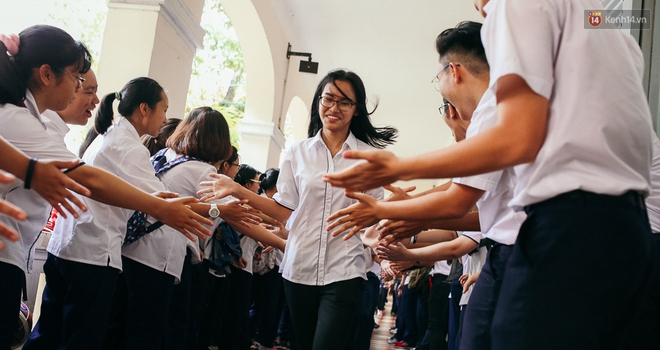 Teen chuyên Lê Hồng Phong (TP.HCM) và màn nhảy flashmob tập thể đầy cảm xúc trong lễ bế giảng - Ảnh 3.